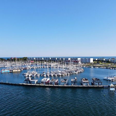 Hausboot Fehmarn Hotel Bagian luar foto